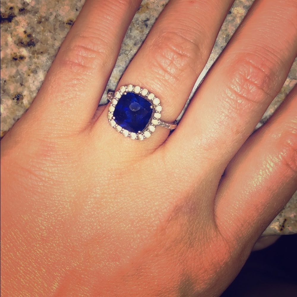 Size 7 ring GREAT condition! Beautiful!